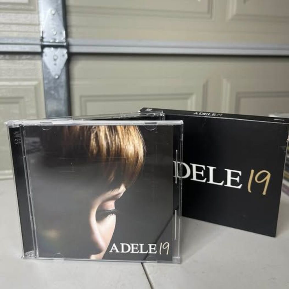 Adele 19 2-CD Deluxe Edition
